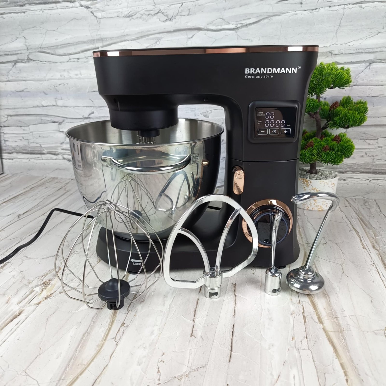 Pétrin Double Crochet 8L 2000W 6 Vitesses Brandmann Noir